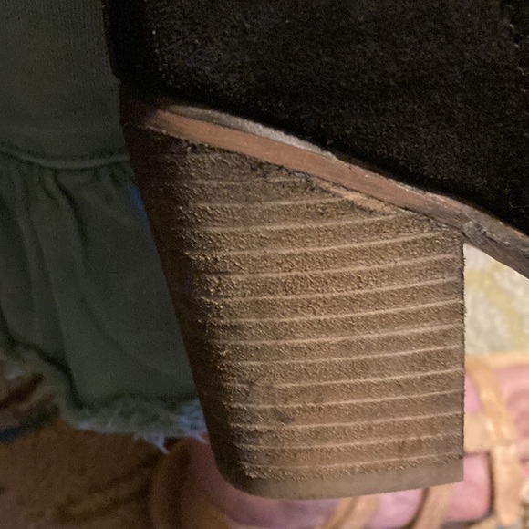 DIBA.True leather/suede ankle boot  2 1/2 block heel - Picture 6 of 7